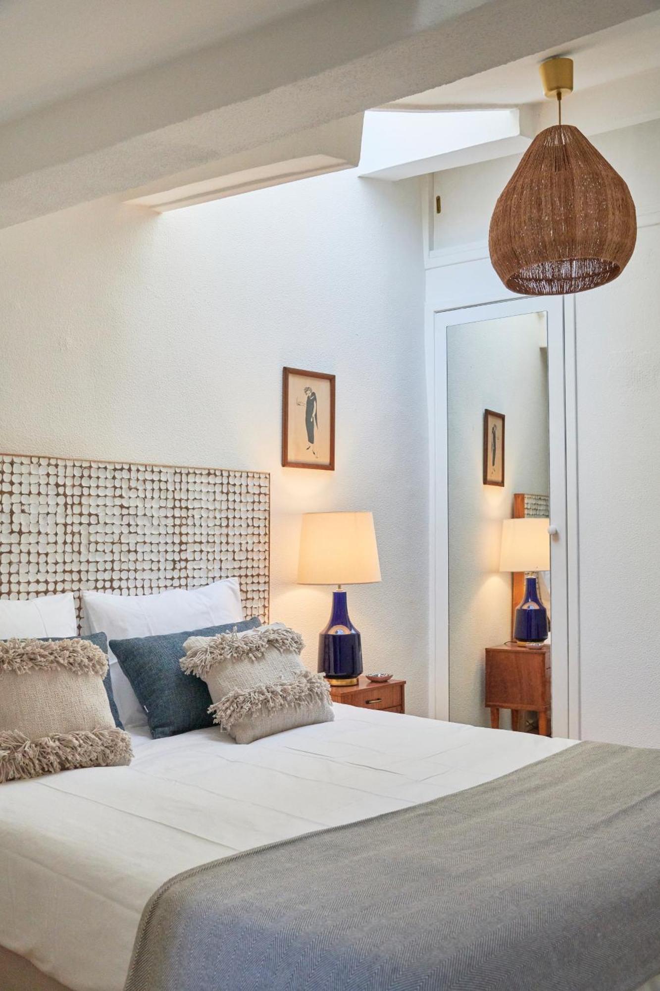 Idyllic Light-filled Alfama Apt, By Timecooler * Lissabon